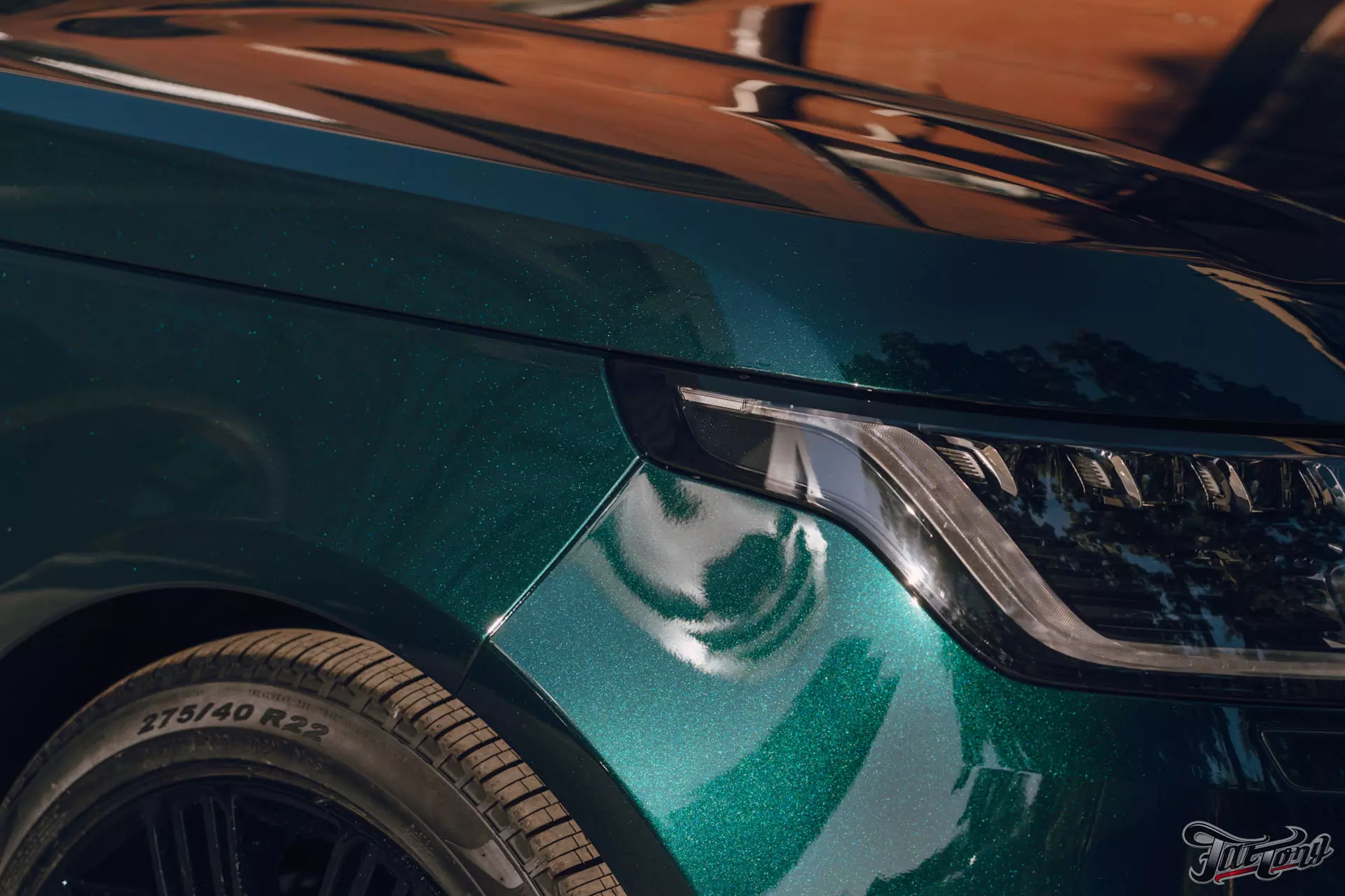 Land Rover Range Rover Autobiography. Оклейка в глянцевый полиуретан